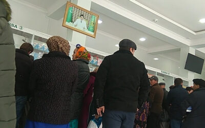 Аптекарей в Туркменистане уличили в махинациях с безналичной оплатой