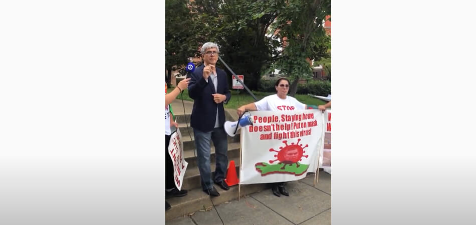 Туркмены в США провели серию протестов. Дипломаты в Вашингтоне сообщили в полицию о «призывах к террору»