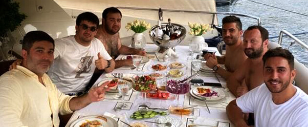 Шамурад Реджепов отдыхает на яхте в Турции