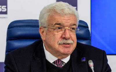 Туркменистан пригласил журналиста Михаила Гусмана и послал за ним самолет. Но не пустил в страну и отправил обратно