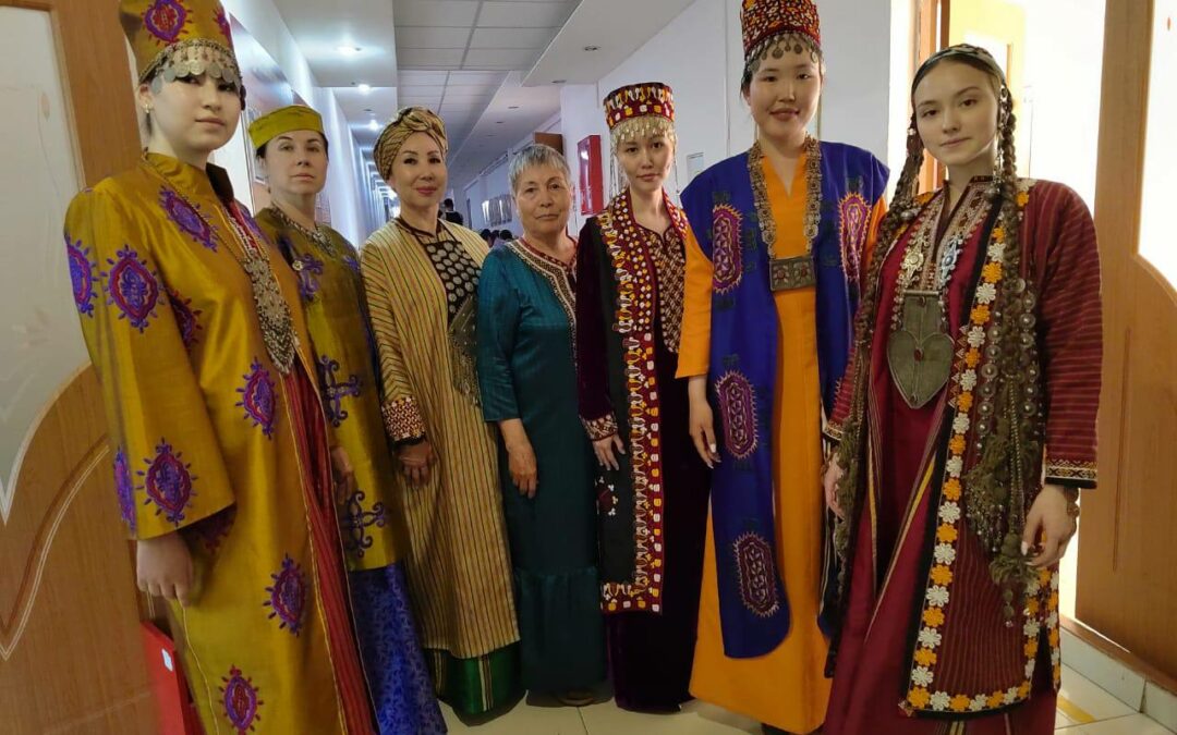 Мастер из Туркменистана заняла второе место на конкурсе в Якутии
