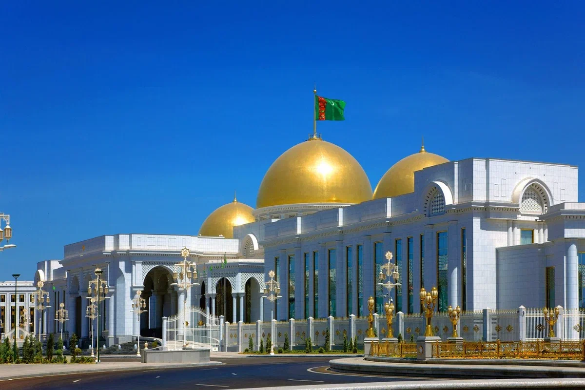 Дворец президента Туркменистана в Ашхабаде