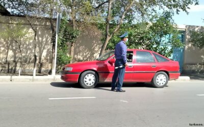 У туркменских студентов изымают водительские права. Что еще запрещено учащимся?