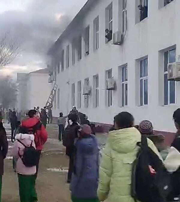 В школе города Хазар во время занятий произошел пожар